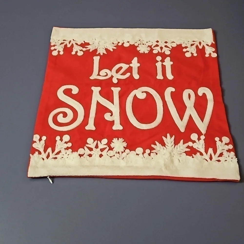 Lot of 4 Christmas Pillow Covers Red and White NWOT
